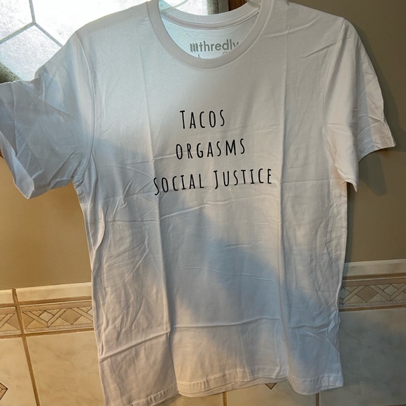 Basic white tee - Picture 2 of 5